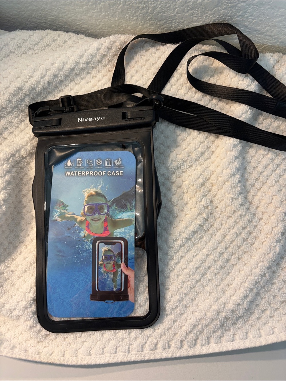 Niveaya Waterproof Phone Case - Black